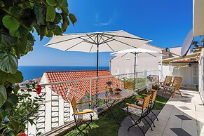 Apartments and Room Lora