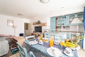 Apartments and Room Lora