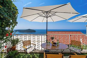 Apartments and Room Lora