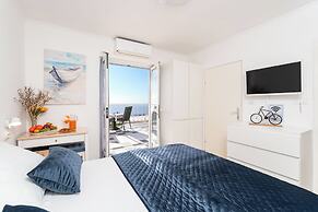 Apartments and Room Lora