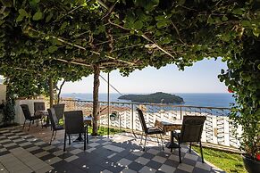Apartments and Room Lora