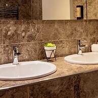 The Enniskillen Hotel and Motel