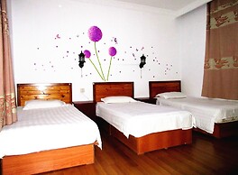 25 Four Seasons Youth Hostel