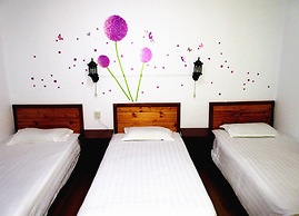 25 Four Seasons Youth Hostel