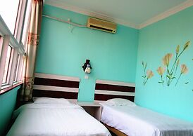 25 Four Seasons Youth Hostel