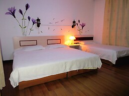 25 Four Seasons Youth Hostel