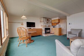 Ester Lee Oceanview Inn