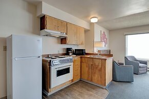 Ester Lee Oceanview Inn