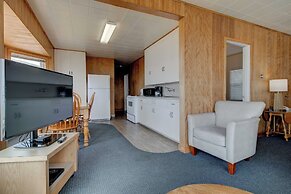 Ester Lee Oceanview Inn