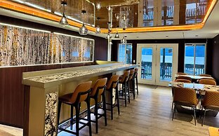 Lake View Suites