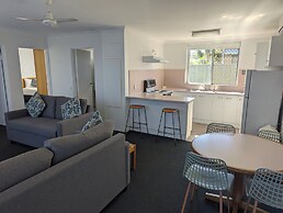 Haven Waters Motel & Apartments