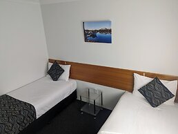 Haven Waters Motel & Apartments