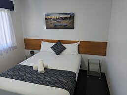 Haven Waters Motel & Apartments