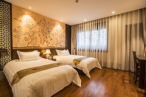 Graceland Garden Court Hotel