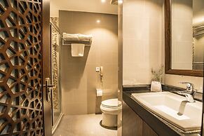 Graceland Garden Court Hotel