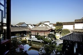 Graceland Garden Court Hotel