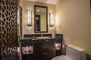 Graceland Garden Court Hotel