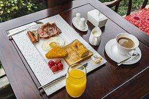 Graceland Garden Court Hotel