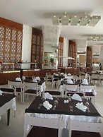 Hotel Corniche Palace