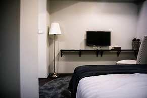 Collection O The Spades Hostel