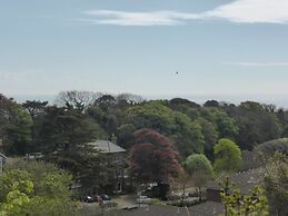 Eversley Hotel