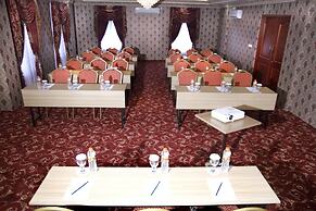 Hersya Front One Inn Surabaya