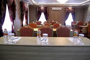 Hersya Front One Inn Surabaya