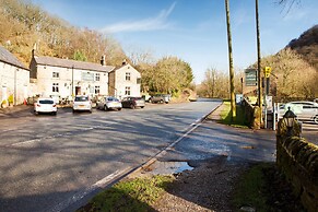 Ladybower Inn
