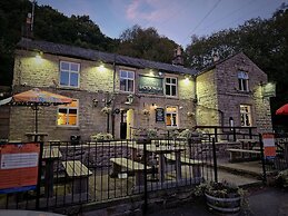 Ladybower Inn