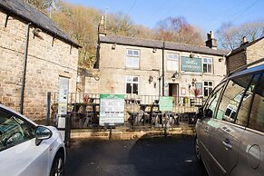 Ladybower Inn