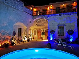 Hermes Cave Hotel