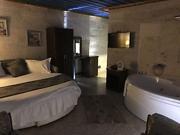 Hermes Cave Hotel