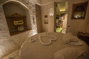 Hermes Cave Hotel