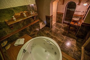 Hermes Cave Hotel