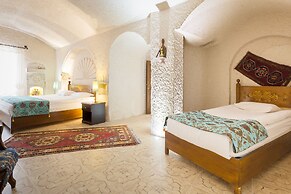 Hermes Cave Hotel