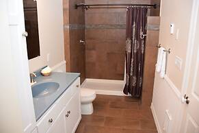 Longliner Lodge and Suites