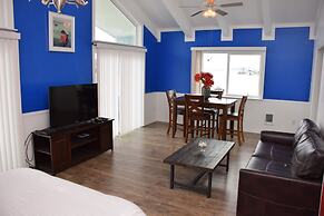 Longliner Lodge and Suites