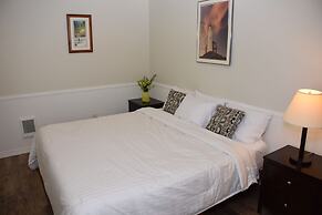 Longliner Lodge and Suites