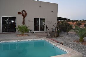 Kalahari Farmstall - Accommodation and Campground