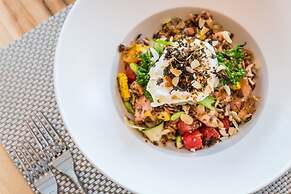 Holiday Inn & Suites Dubai Festival City by IHG