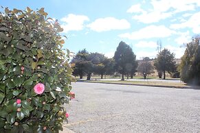 Snow Season Motor Inn