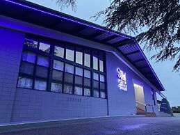 Snow Season Motor Inn