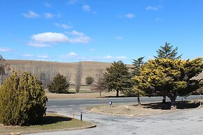 Snow Season Motor Inn