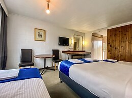 Snow Season Motor Inn