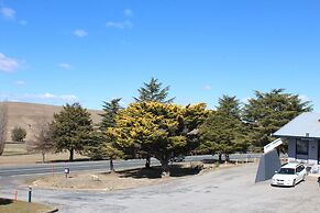 Snow Season Motor Inn