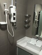 Summer Suites Express by Subhome - Hostel