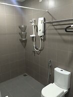 Summer Suites Express by Subhome - Hostel