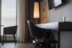 EL Hotel
