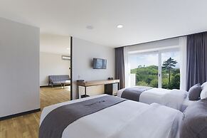 EL Hotel