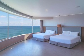 EL Hotel